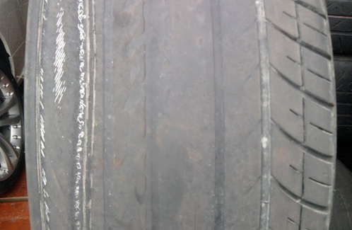 Tyre with worn tread