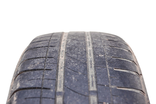 An unsuitable tyre - the indicator is at the tyre surface